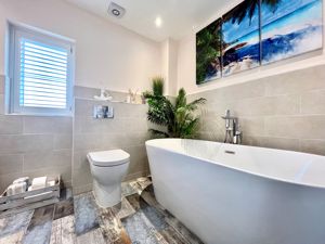 Family Bathroom- click for photo gallery